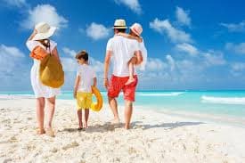 Famille sur la plage